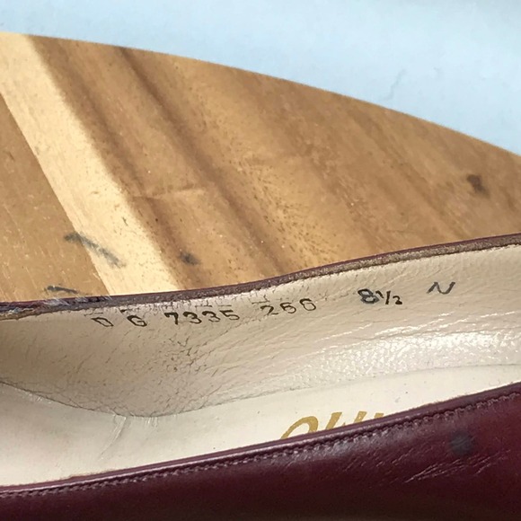 Salvatore Ferragamo Pumps Womens 8.5 N Burgundy Red Leather Peep Toe Heels Shoes - Picture 4 of 10